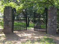 4 Ways to Choose the Perfect Automatic Gate Opener for Your Home